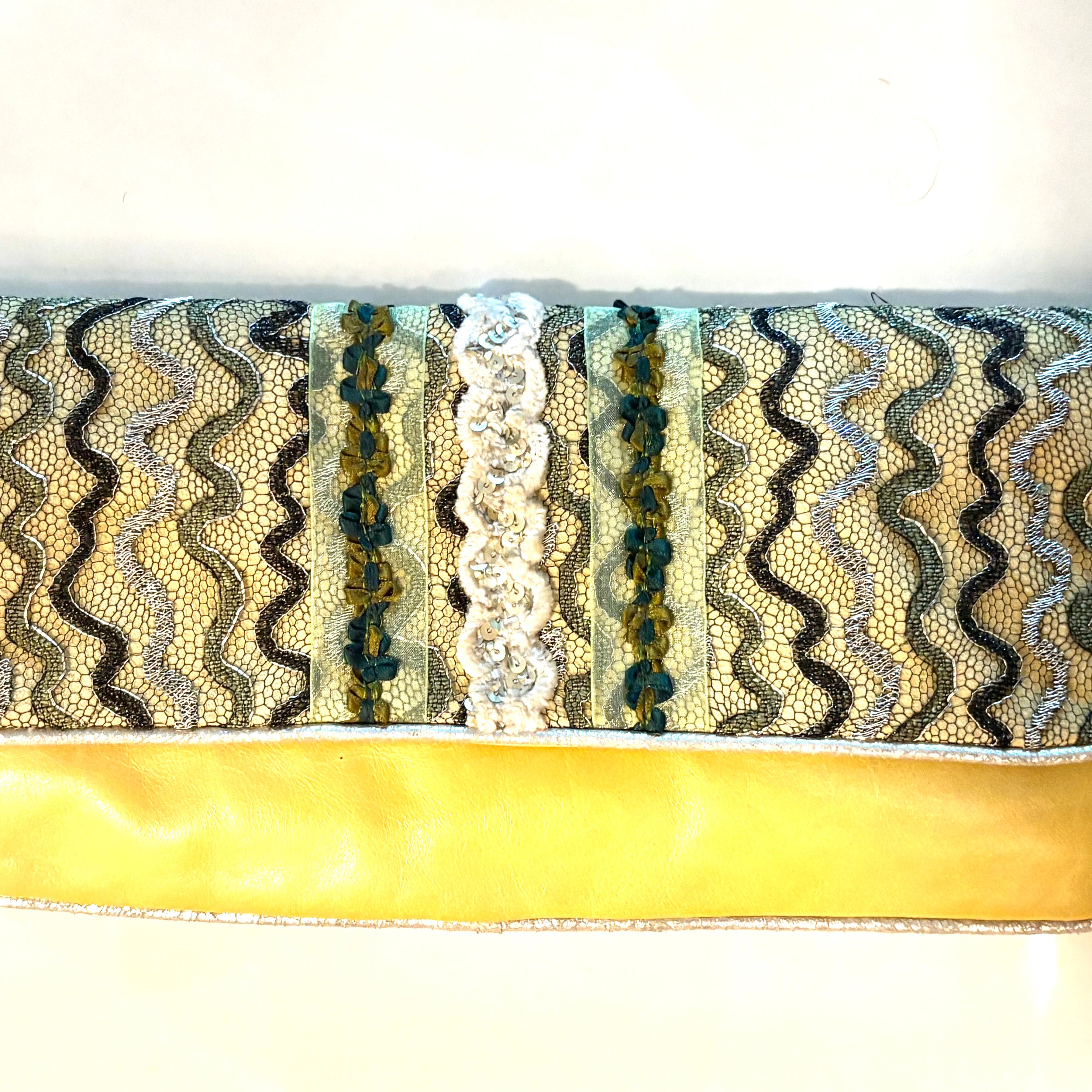 Broidery Leather Purse