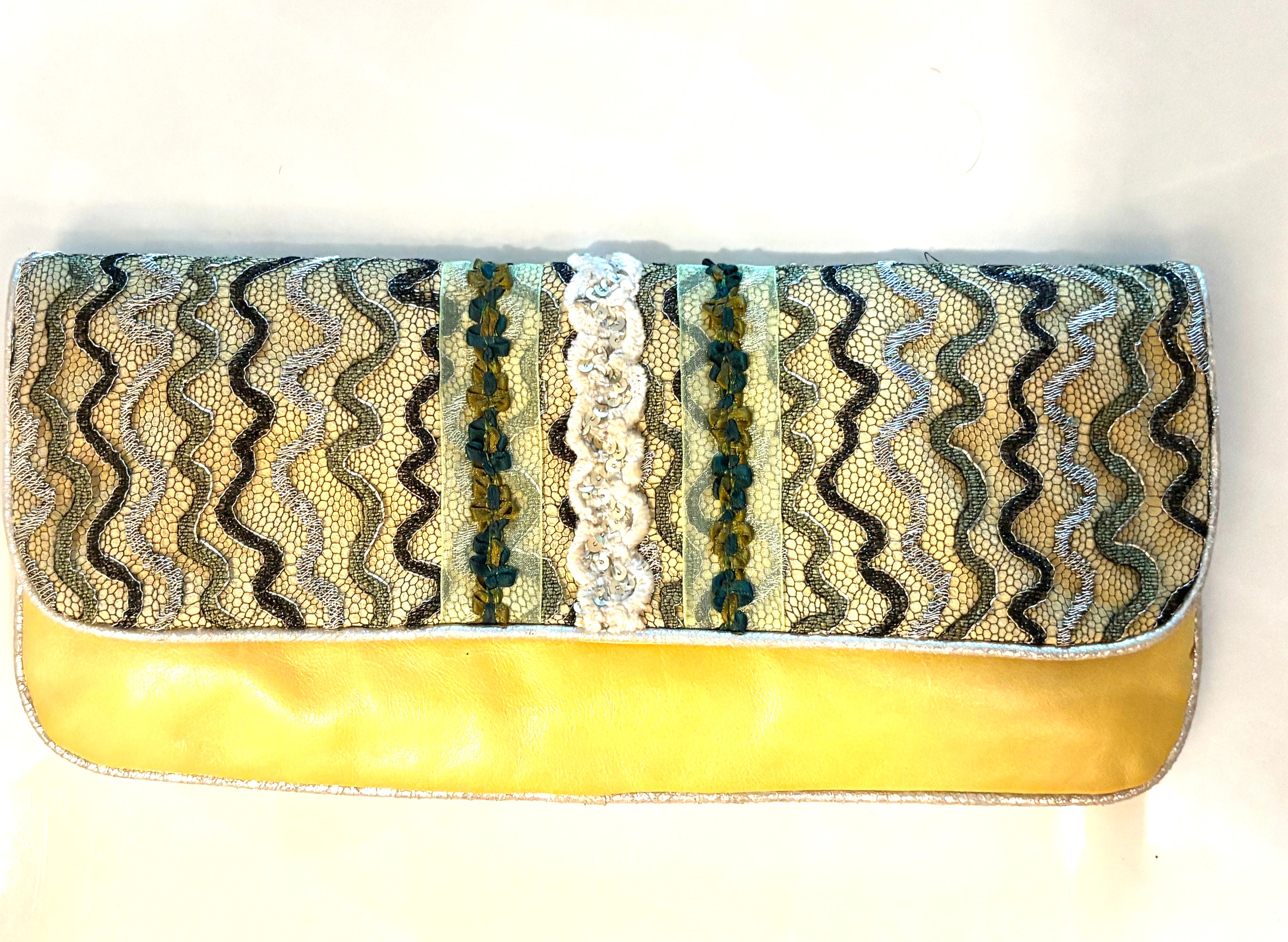 Broidery Leather Purse