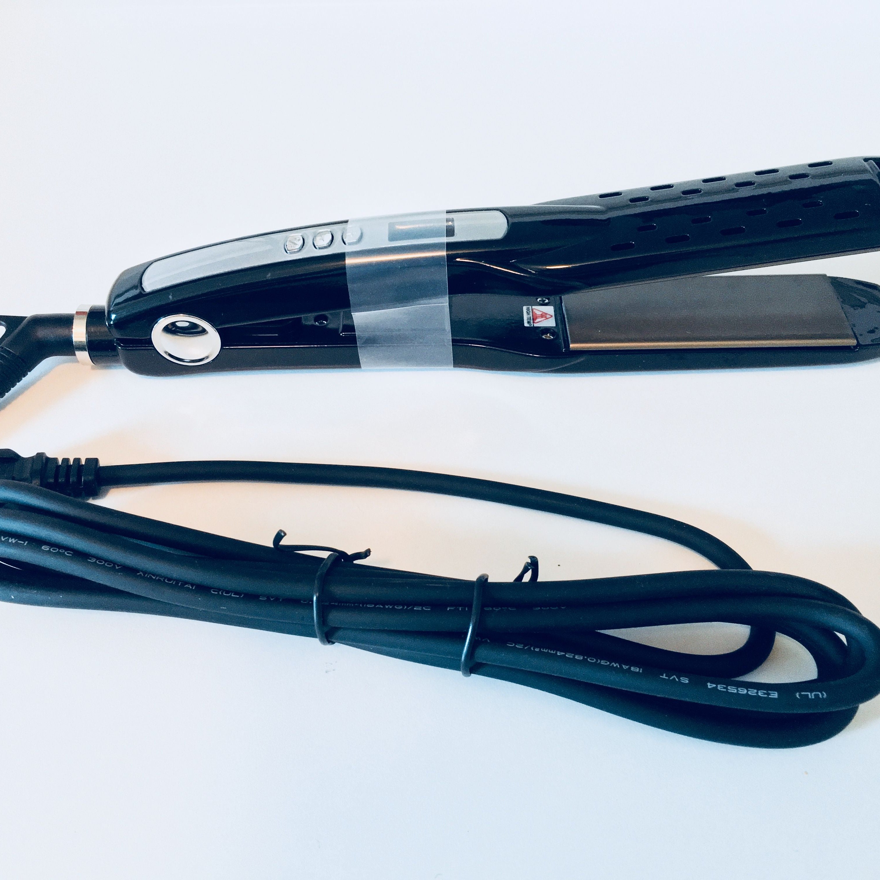 DIGITAL CERAMIC AND TITANIUM HAIRSTYLING IRON, 1.5 INCH,
