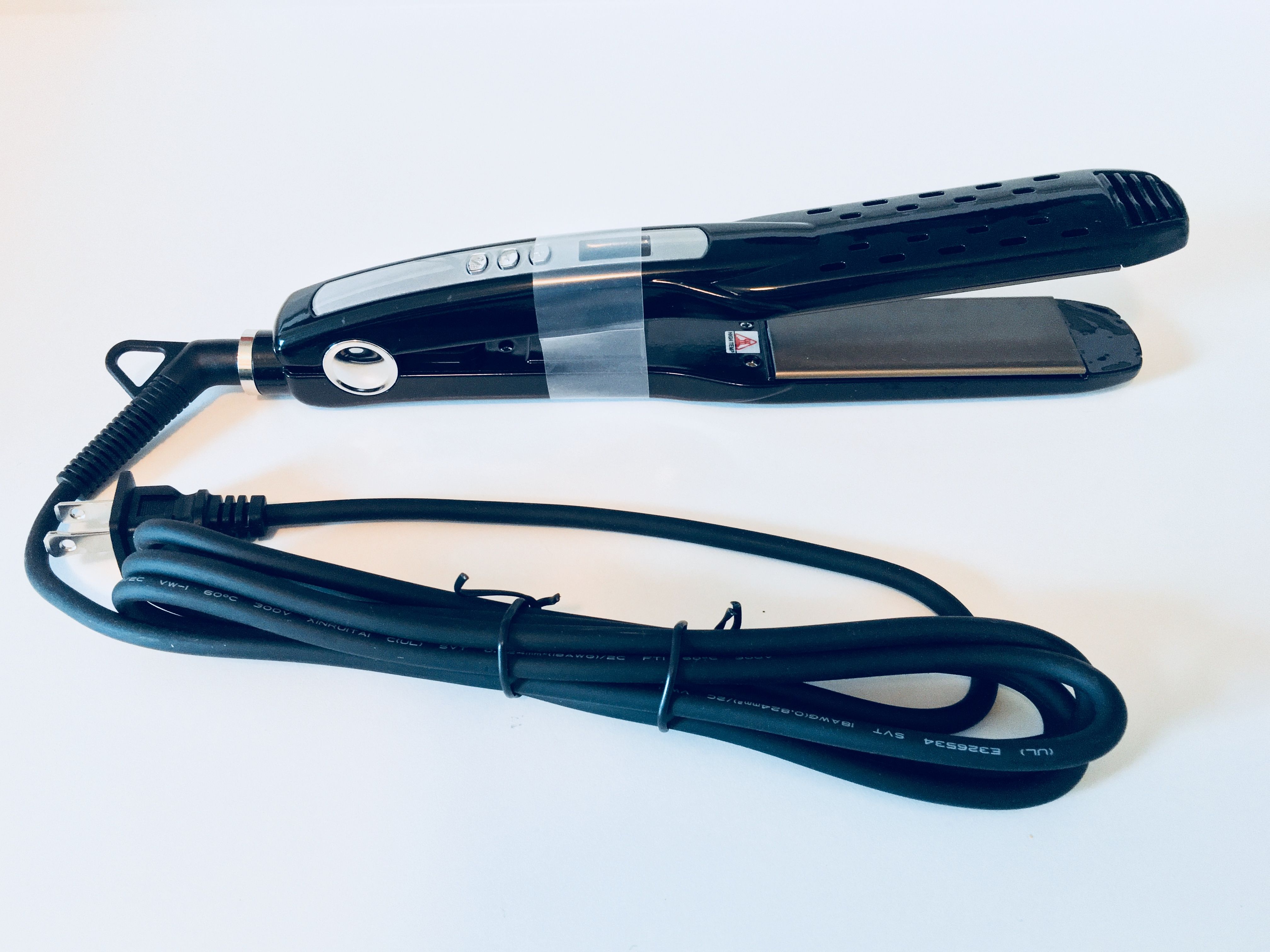 DIGITAL CERAMIC AND TITANIUM HAIRSTYLING IRON, 1.5 INCH,