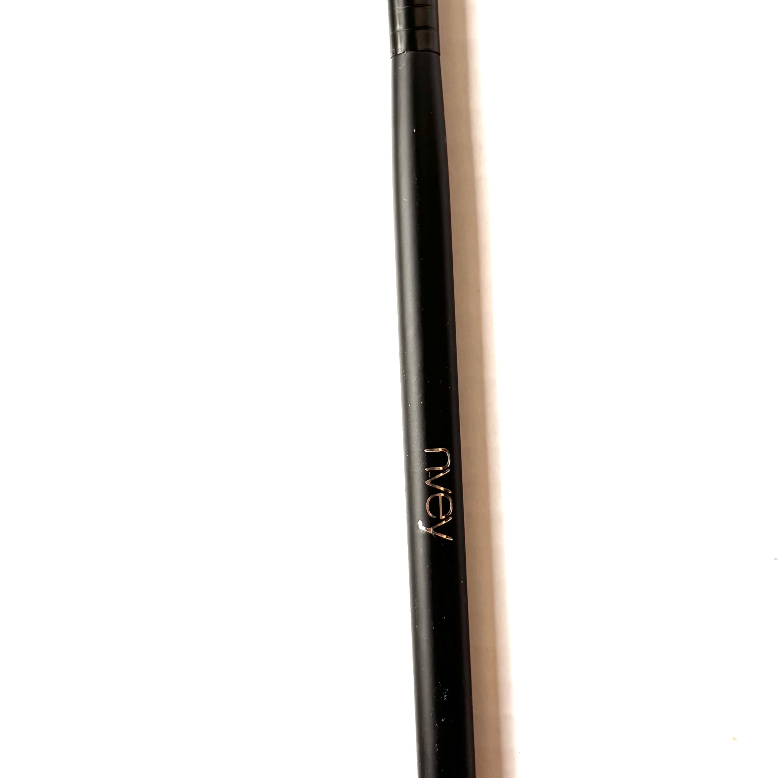 FLAT EYE ANGLE BRUSH 06