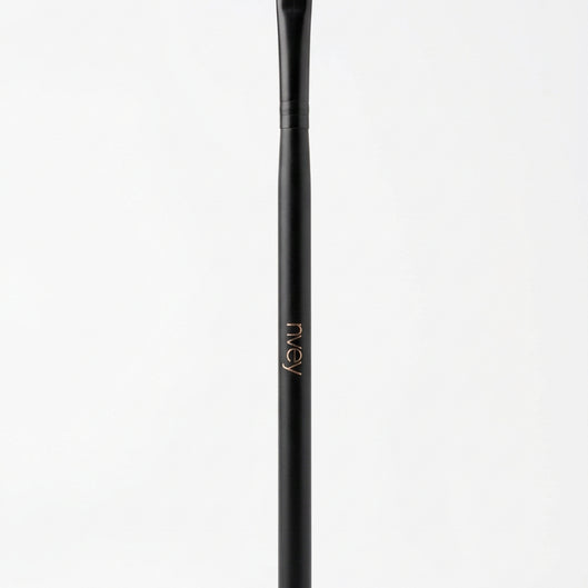FLAT EYE ANGLE BRUSH 06