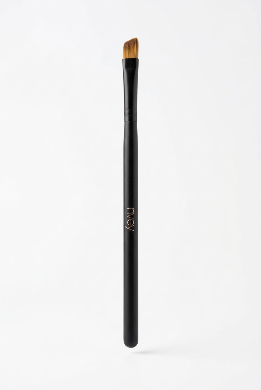FLAT EYE ANGLE BRUSH 06