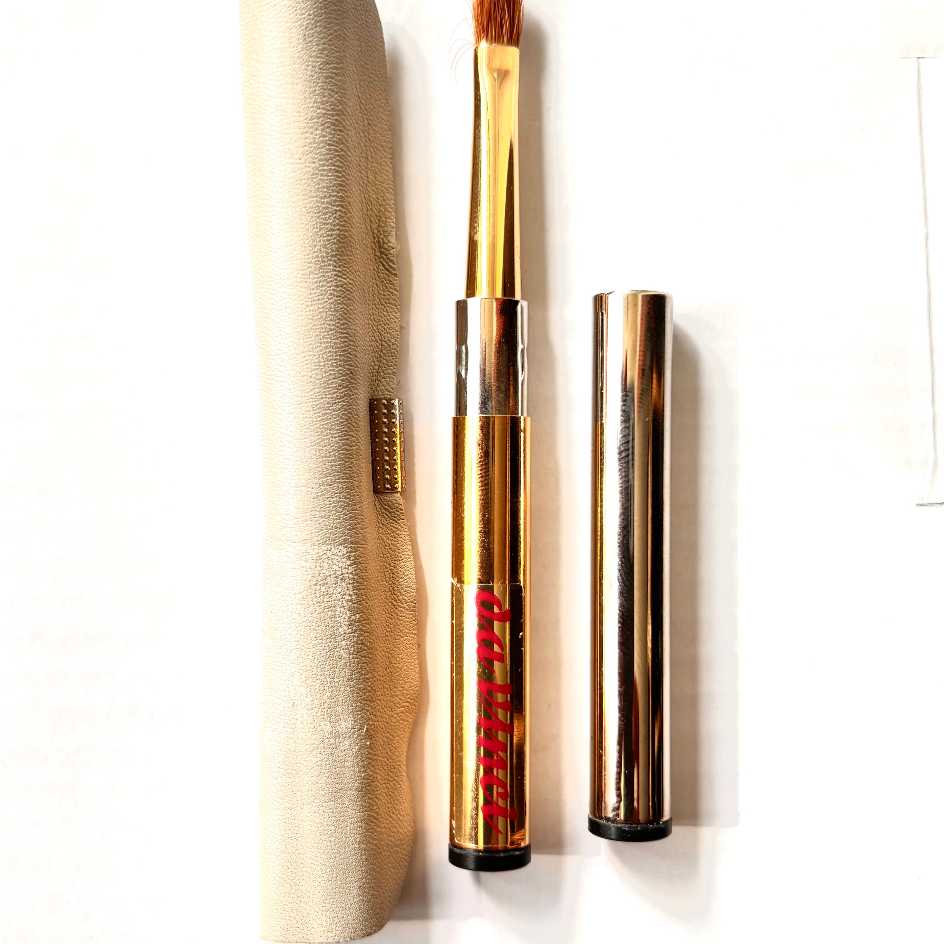 Davinci retractable lip brush