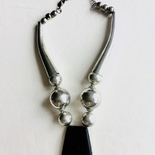 SILVER CHAIN PRECIOUS BLACK STONE