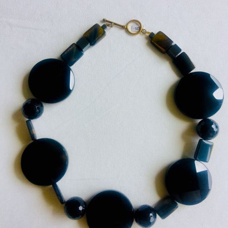 CHUNKY BLACK STONE NECKLACE,